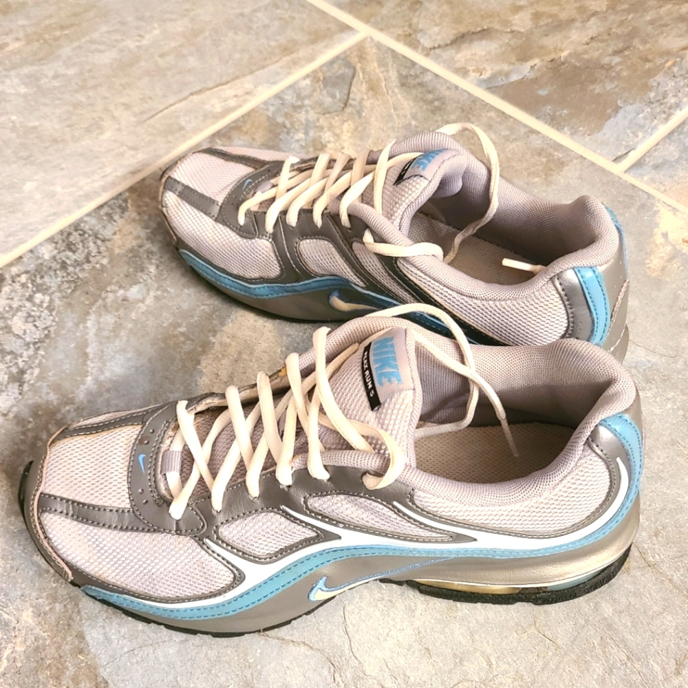 Womens Nike REAX Run 5 Running Shoe